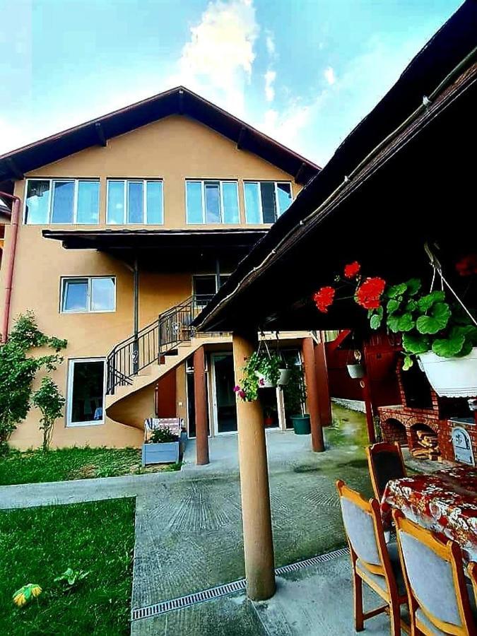 Hotel Casa Ostrov Călimăneşti Zewnętrze zdjęcie