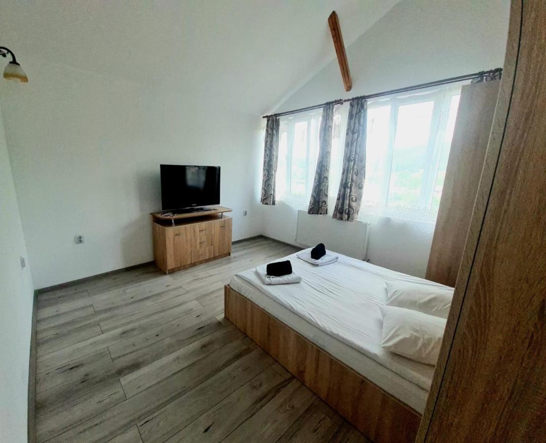 Hotel Casa Ostrov Călimăneşti Zewnętrze zdjęcie