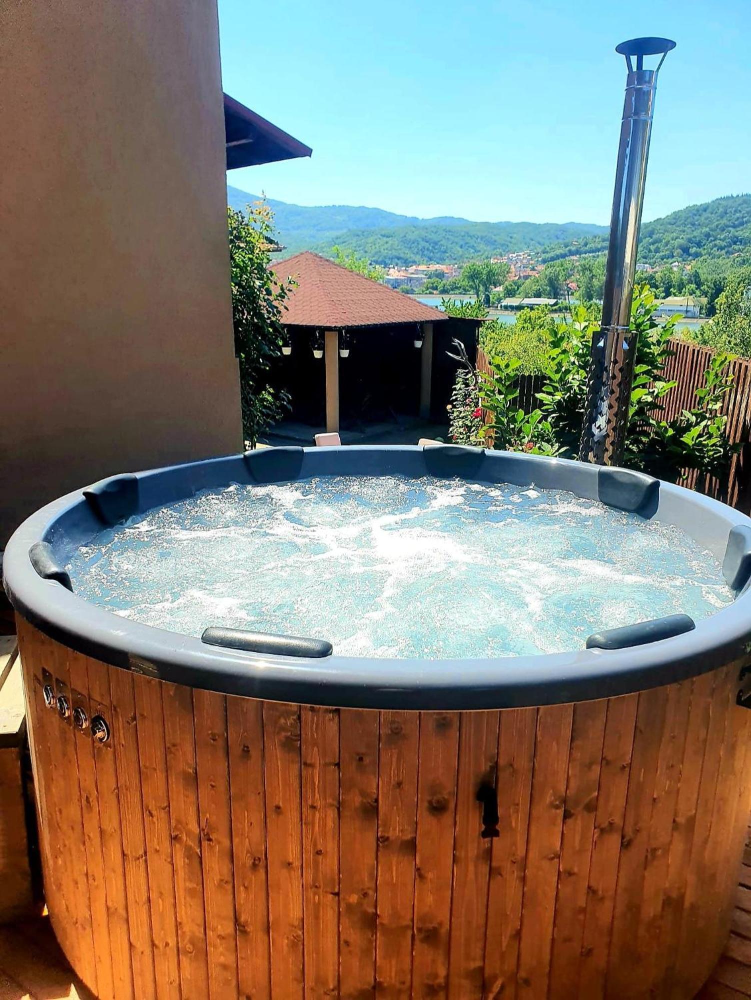Hotel Casa Ostrov Călimăneşti Zewnętrze zdjęcie